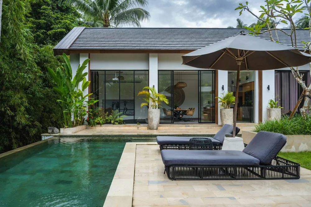 RealtyCostaRica.com: Curated Property Discovery & Buyer Advisory